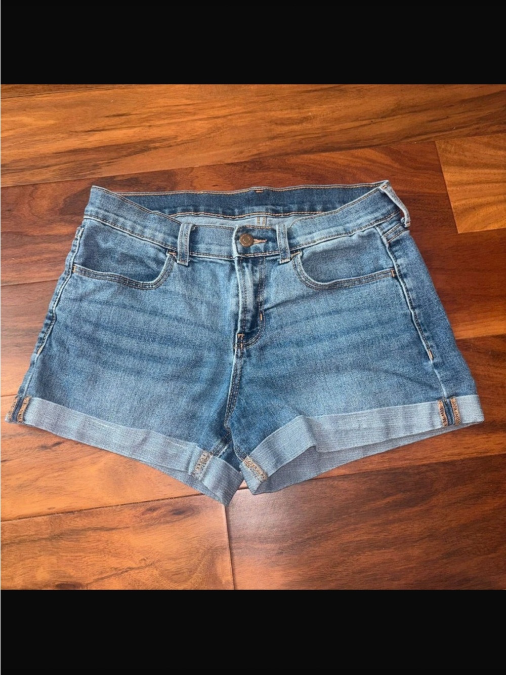 BCBG Light Blue Denim Cuffed Women's Shorts